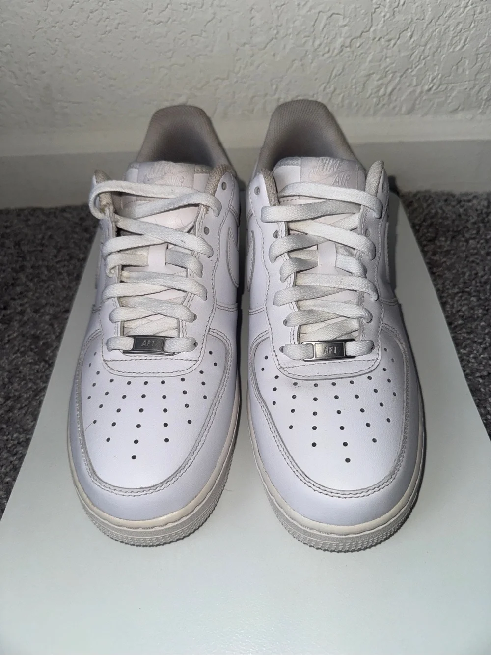 Men Air Force 1 White Shoes Size 9.5